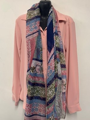 SCARF PRINT 7 WORN WITH PINK